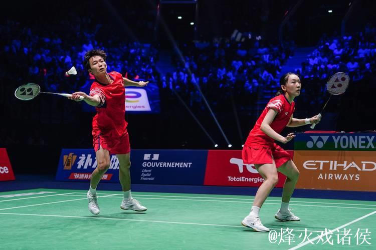 蒋振邦、魏雅欣获得羽毛球世锦赛混双亚军